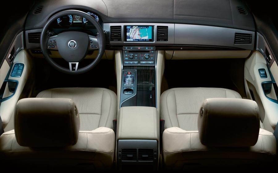  Jaguar XF Diesel S 2009 года  (фото 54 из 82)